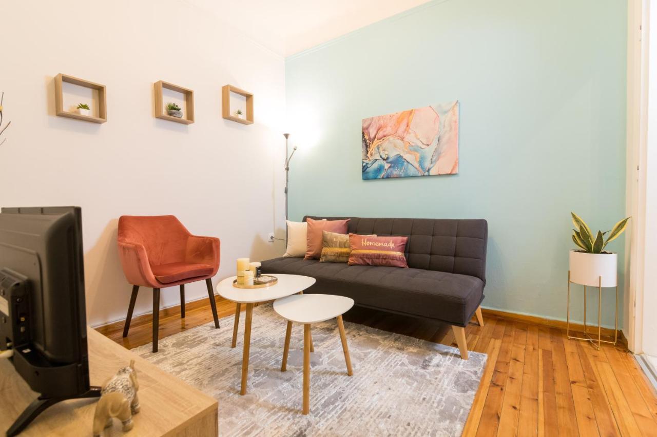 F & B Collection - Flat For 3 Apartment